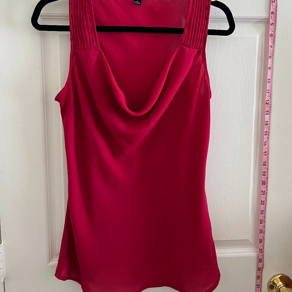 Banana Republic Women's Sleeveless Blouse.  Size Medium